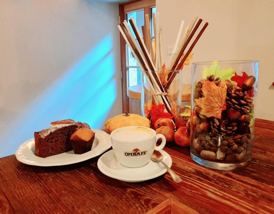 Colle Ameno Room And Breakfast Rovereto  Exterior photo