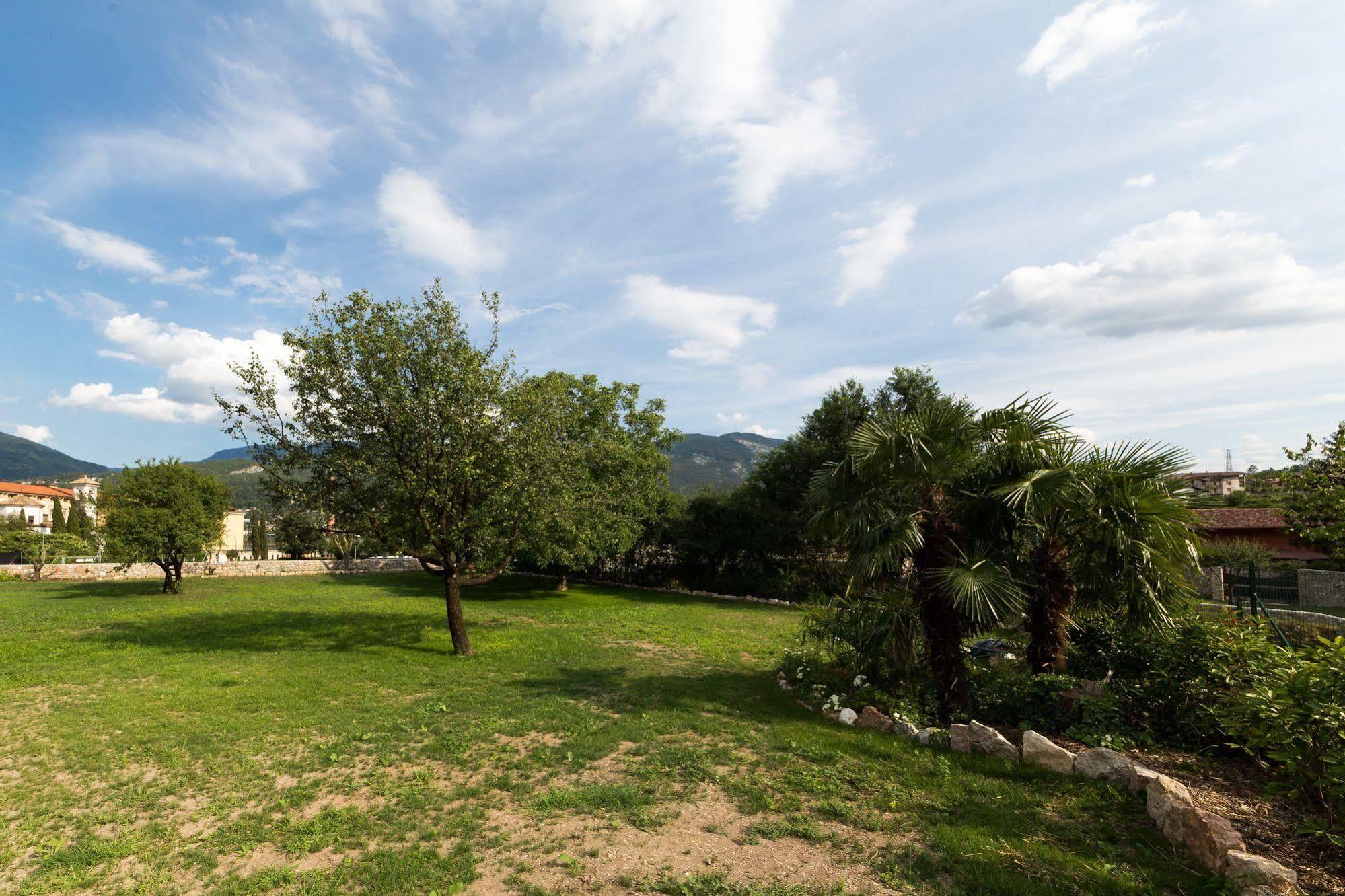 Colle Ameno Room And Breakfast Rovereto  Exterior photo